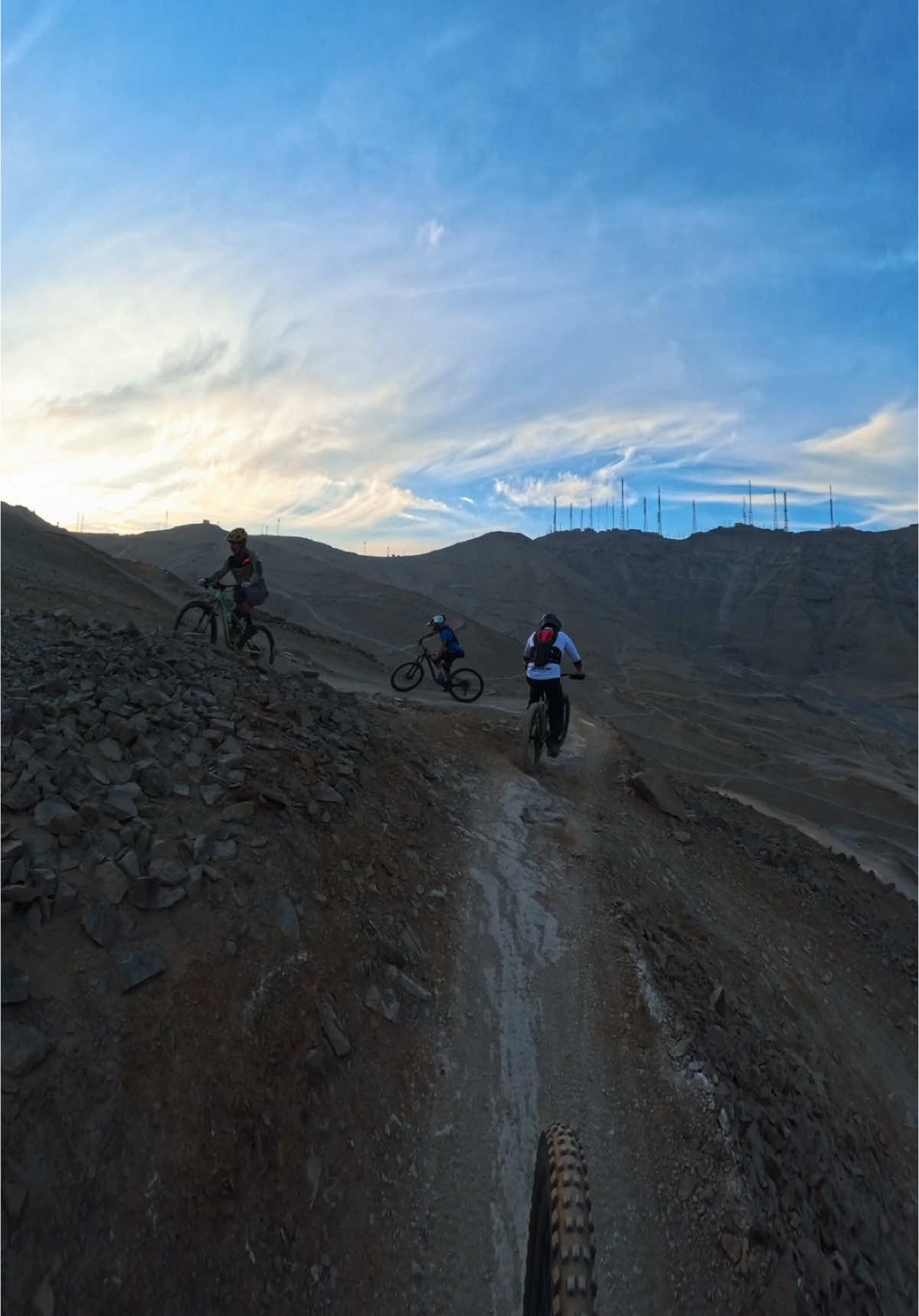 Y como se ven tus mañanas?🌤️ #limaperu🇵🇪 #ciclismo #amanecer 