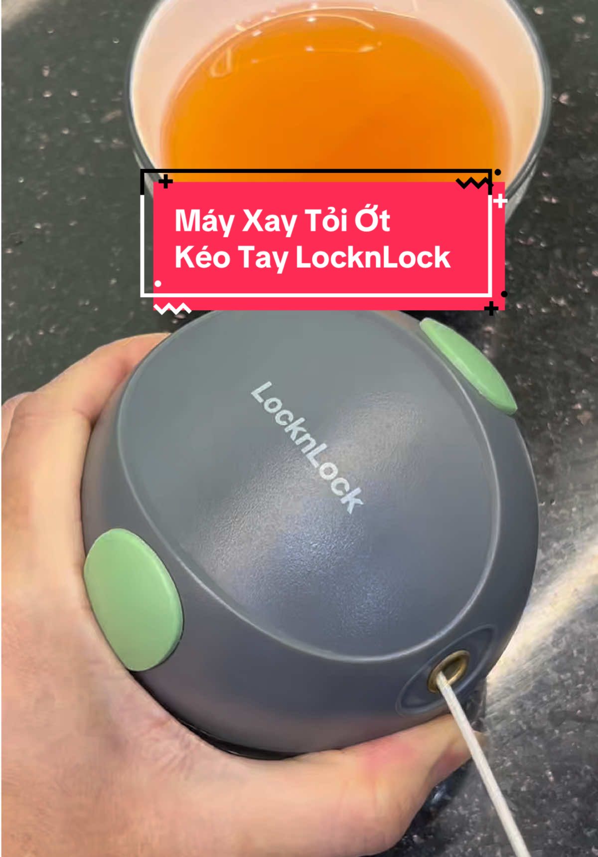 ☘️ Chân Ái Của Tôi. Máy Xay Hành Tỏi Kéo Tay LocknLock . Rẻ mà Tiện Lắm Luôn . #lethanhnhan92 #LearnOnTikTok #xuhuongtiktok #viral #nauancungtiktok #reviewanngon #locknlock #mayxaytoiot #mayxaytoiotcamtay #mayxaytoiotmini #mayxaytoiotlocknlock #biquyet #nuoccham #mayxaymini 