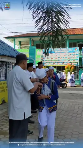 afa yang rindu barisan rapi, lantunan ayat suci Al-Quran, dan semngat pagi di halaman pesantren? #ponpesalmukhlishinsibuhuan💙 #apelpagi #pesantrenvibes #santri #sibuhuan #padanglawas 