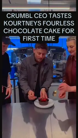 CEO of Crumbl trying Kourtney's flourless cake 🤣  He keeps it in his cheek, that's how bad it is 😂 #kourtney #flourless #flourlesschocolatecake #kourtneykardashian #kourtneysflourlesscake 