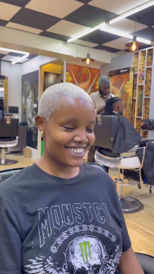 Haircolor transformation 🔥🔥🔥🔥 BOOK WITH ME TODAY  Call ☎️: +254706862534 for bookins  #tiktokkenya🇰🇪🇰🇪🇰🇪 #haircut #foryoupage #hasanjoho #fyp #tiktok #patohthefademaster #haircolor 