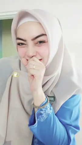 jadi kartini sehari 😁😁😁 #kartiniday #nakes #bidancantik #bidan #viral #tiktok #fyp 