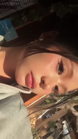 Một chiếc cam thường siêu xinh của khách nhà Molix với lớp nền căn bóng  cuối ngày mà vẫn xinh🤗#molixmakeup #makeuphcm #xuhuong #makeup