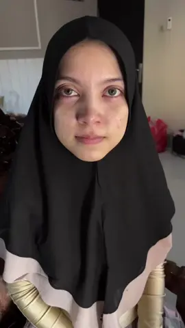 Soft glam arabian makeup ✨ #makeupartistsurabaya #makeuprecommend #makeupwedding #makeupparty #makeupengagement #makeupgraduation #fyp 