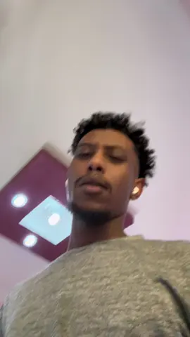 ناشتني تقول قناصة🙃🔫❤️‍🔥✨#سودانيز_تيك_توك_مشاهير_السودان🇸🇩 #طلبة_مصر #سودانيز_تيك_توك_مشاهير_السودان #sudanes #sudanese_tiktok #الشعب_الصيني_ماله_حل😂😂 #tpyシ #typ #تقيل #mazmars #سولجا 