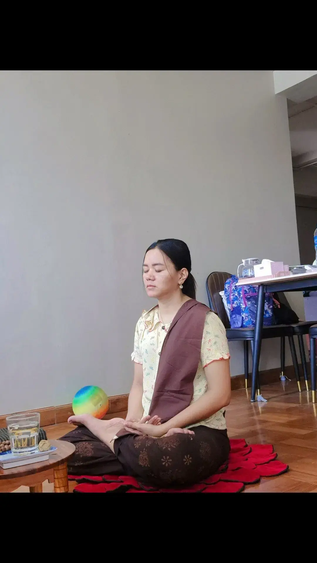 #ဒီတရားလေးဖွင့်ပီး #မနက်နာရီ၀က်ညနာရီ၀က်ထိုင်ဖြစ်တယ် တစ်ခါတလေ မိနစ် ၄၀အပြည့်ထိုငိတယ် #စိတ်တွေရူပ်စိတ်တွေမွန်းကြပ်ရင်ပိုထိုင်ဖြစ်တယ် #🙏🙏🙏