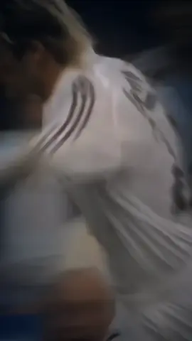 Bisa begitu umpanya🤯 #davidbeckham #robertocarlos #realmadrid #presetdibawah5mb #presetalightmotion #presetxml #4u #xybca #fypシ゚ #foryoupage #307fottbaleditz  Cr. Brampreset. 