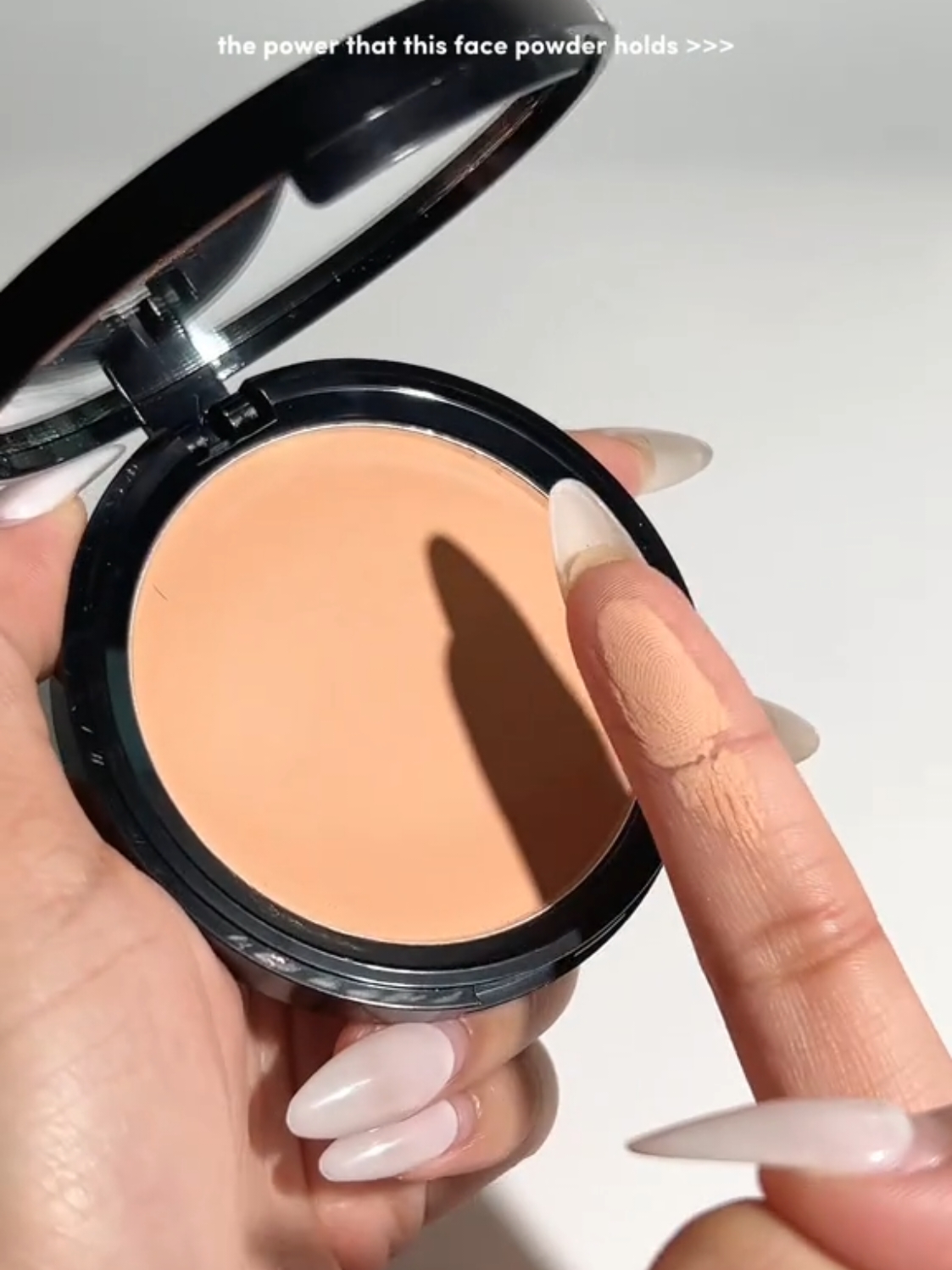 Mattify the moment! Ever Bilena Face Powder's got you looking cute, not cakey 😉💗 #EverBilena #ForEveryBeauty 