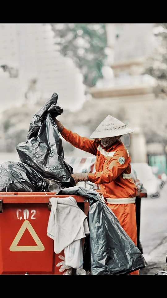 Một công việc thầm lặng mà không phải ai cũng làm được. #tiktokgiaitri #photography #anhduongpho #photo 