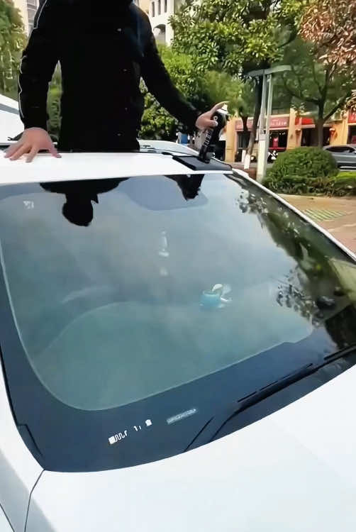 Cara membershkan plafon mobil bludru yang sangat kotor kembali bersih seperti baru#pembersihinteriormobil #pembersihplafonmobil #pembersihjok #mizanalmahyra #tiktokotomotif #salonmobi