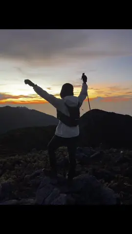 ciptaannya terlalu indah untuk diungkapkan dgn kata-kata🥹