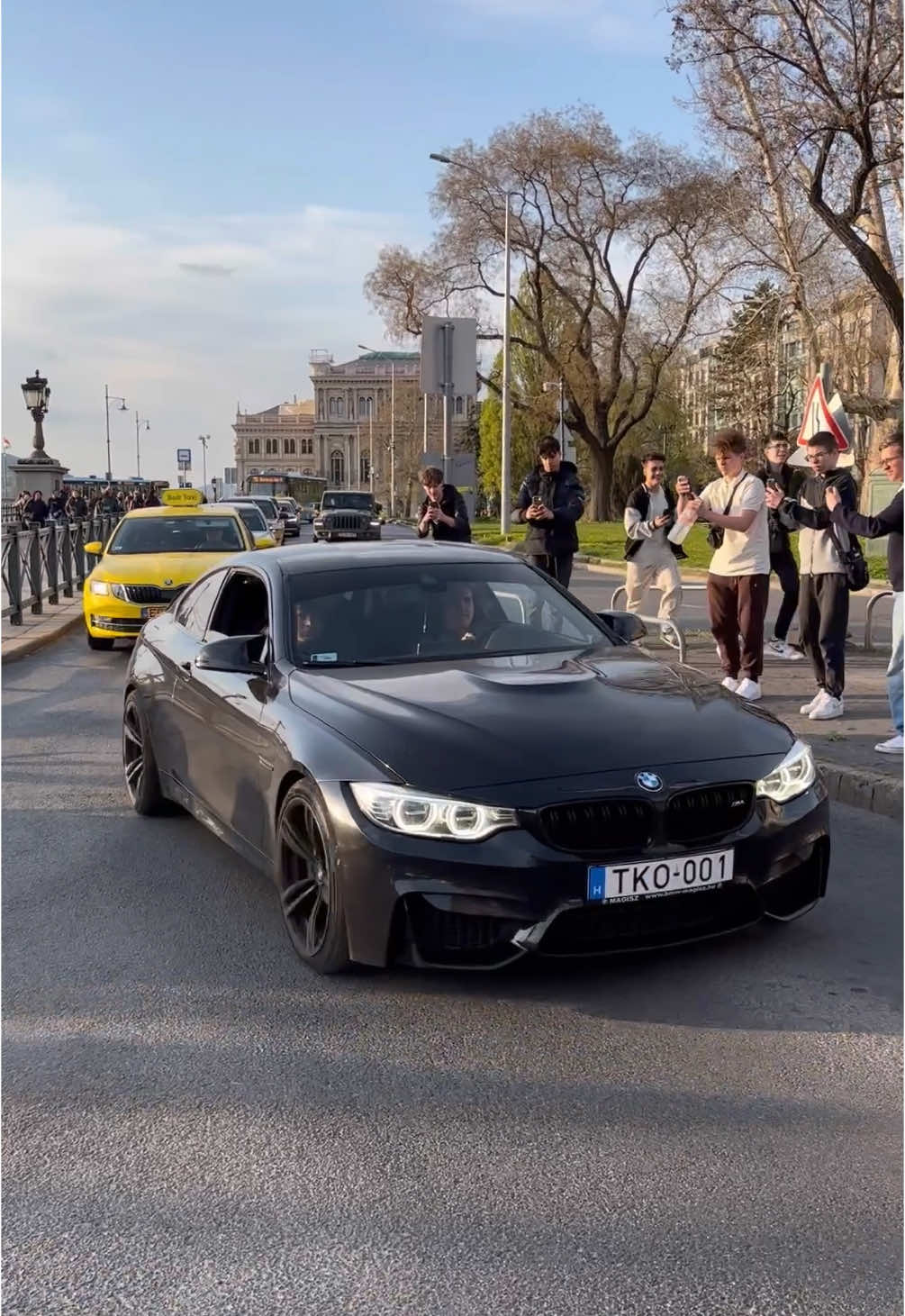 #bmwlife #bmwm4 #foryoupagе #budapest #fyp #city #carspottinbudapest #epic #froyou #sunsets #viralvideos #m4 #revs #launch 