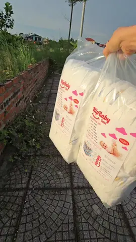 combo 100 miếng bỉm hipbaby giá hời quá đi ạ