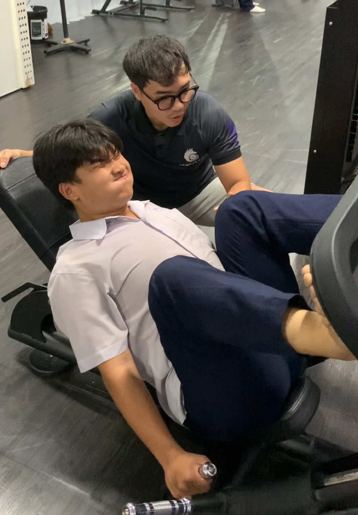 Tập chân ở Mr.Wolf nhẹ nhàng thôi. Chơi vơi….. #tapchan #legday #gym #CapCut 