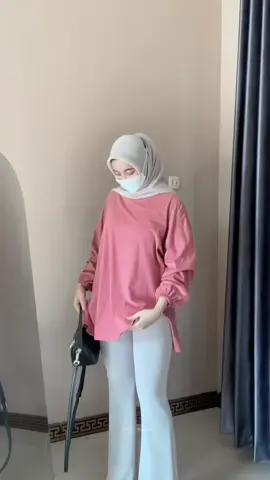 Nemu kaos oversize yg versi lengan panjang😍