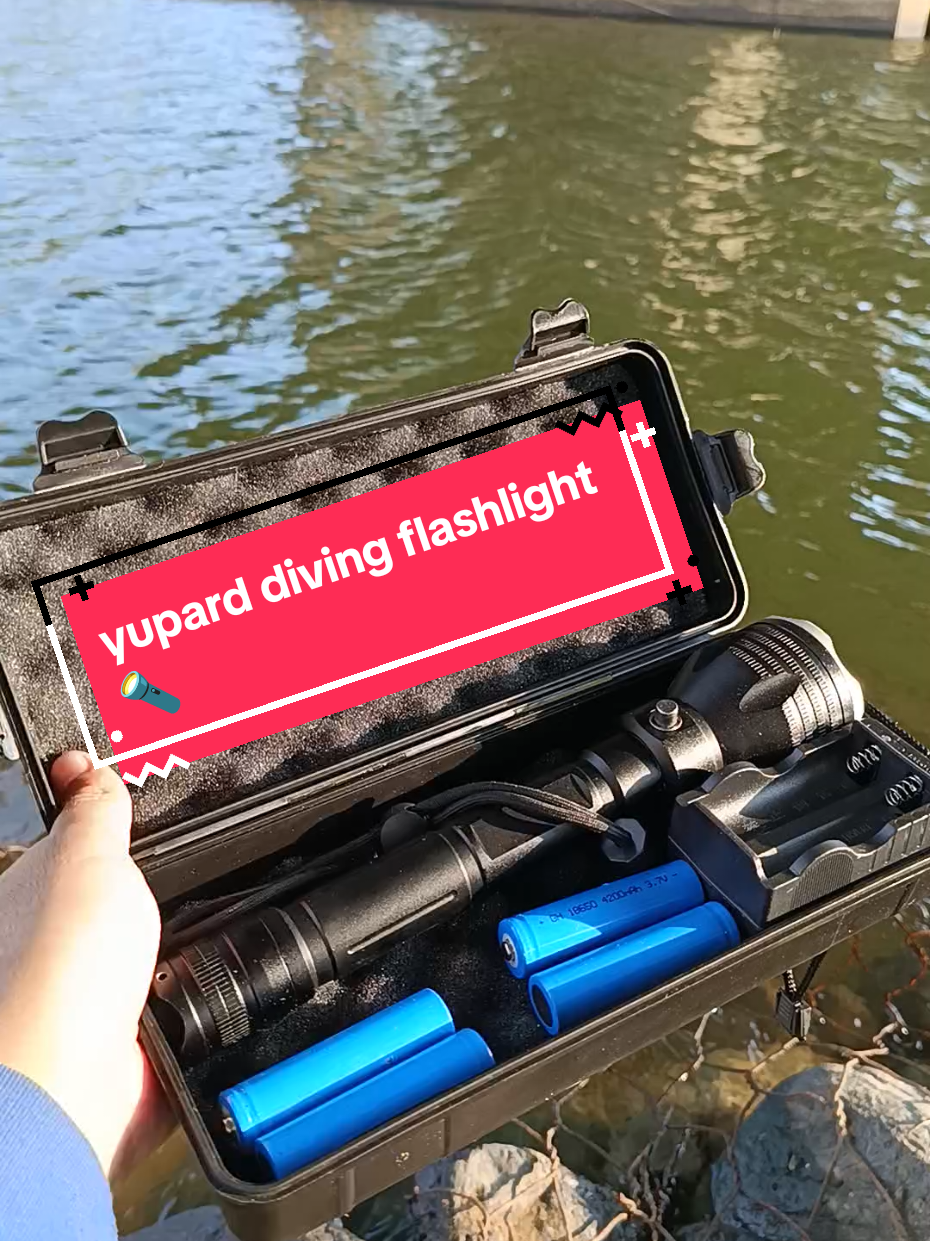 yupard diving flashlight..matagal malowabt #diving #divingflashlight #yupard 