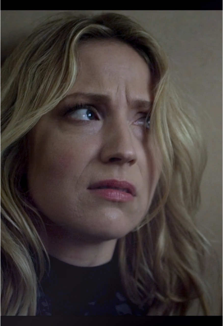 The woman suddenly realized there was an intruder in the house #movie #foryou #tiktok #fypツ 