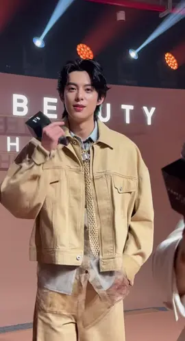 แล้วดูทำหน้า 🤭 ##王鹤棣##Dylanwang##Dylan##หวังเฮ่อตี้#ดีแลนหวัง