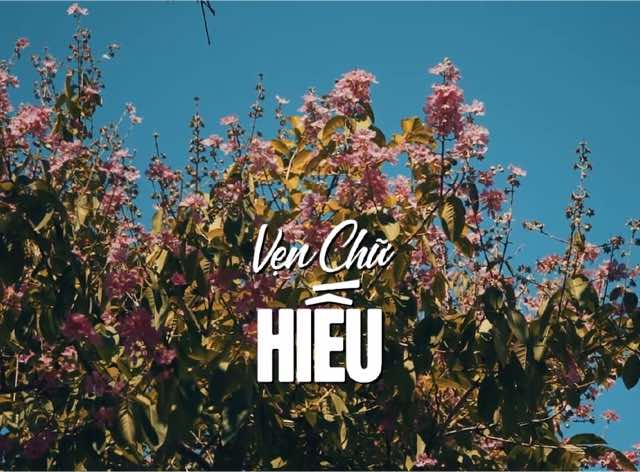 Theo truyền thống, đạo Hiếu được xếp thành ba bậc, còn gọi là Hiếu đại tam. 1. Tiểu hiếu là nuôi cha mẹ lúc tuổi già. Khi cha mẹ già yếu người con có nghĩa vụ nuôi dưỡng cha mẹ chu đáo. 2. Trung hiếu là không làm gì khiến bố mẹ phải phiền lòng, lo lắng, xấu hổ. 3. Đại hiếu là mang lại niềm vui, niềm tự hào, vinh danh cho cha mẹ. Làm cho cha mẹ luôn đẹp lòng, hãnh diện với mọi người. Tạo lập được sự nghiệp mang lợi ích cho xã hội, làm cha mẹ được vẻ vang. #tietthanhminh #thanhminhtaomo #caitangthanhminh #saigonthienphuc #đạolàmcon #diaphuongchi