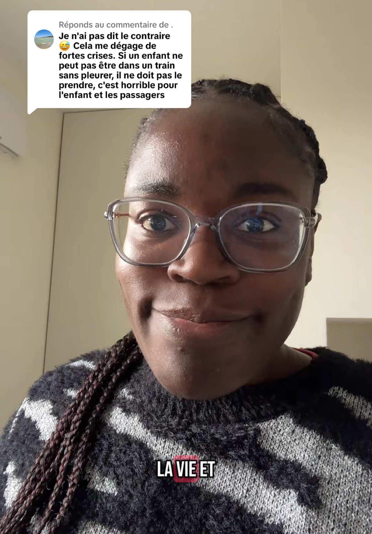 Réponse à @. Syndrome du personnage principal 🙄. Les gens, il va falloir comprendre que les transports en COMMUN, c’est pour TOUT LE MONDE ! Si ça ne vous convient pas, il faut prendre des transports personnels ! Voiture, jet privé, calèche, ce que vous voulez ! #moimoimoi #adultisme #transportencommun #intolerance 