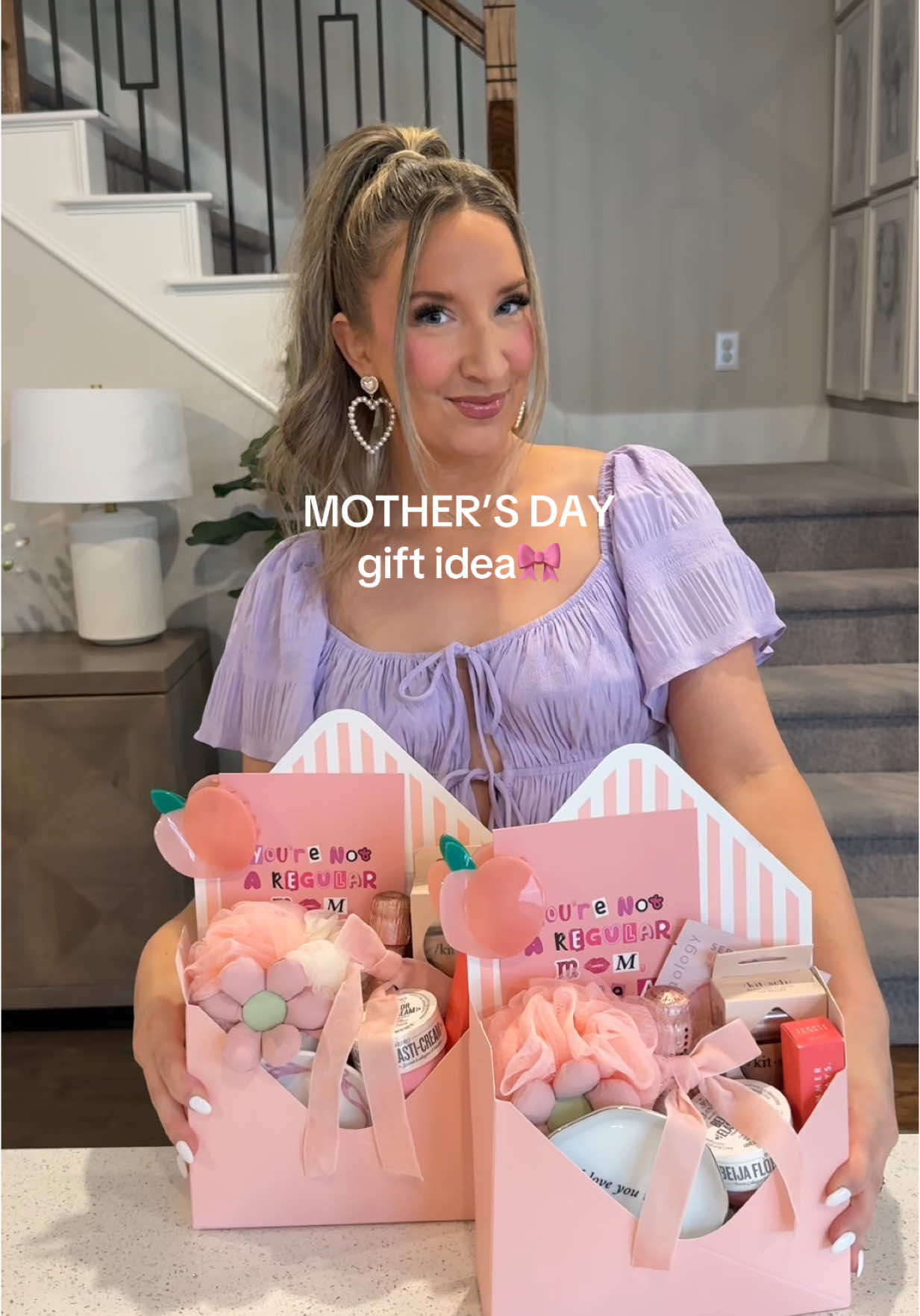Everything is in my Amazon strefront under “gifts for her” for this Mothers day gift idea🩷🌸Fill this love note box with everything & anything in your budget for mom - i went with all pink things! Save & share with a momma who would love this idea🎀 I loved when my friend @Micah│DIY│Organization | ASMR shared these boxes for valentines day and i thought theyd be so cute for the momma in your life too! • • #giftidea #mothersday #mothersdaygift #amazonfinds #motherhood #asmr #mothersdaygift #giftsforher