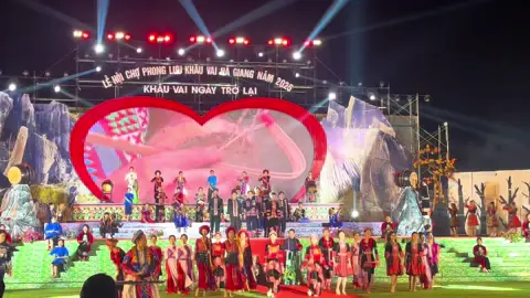 Chợ tình Khâu Vai gì chưa người đẹp