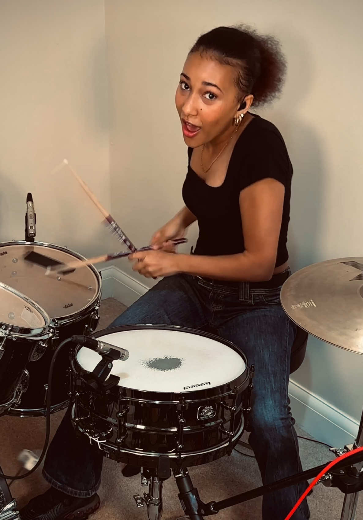 Overture from the movie Whiplash by Justin Hurwitz. Some more jazz for you all! Enjoy!  #drum #drums #drumming #drummer #drummergirl #girldrummer #percussion  #femaledrummer #femaledrummers #batterie #percussão #baterista  #instadrummers #blackgirlmagic #jazz #jazzy #bigband #bigbandjazz #bigbang #band #jazzdrums #instadrum #overture #whiplash #drummersoftiktok 