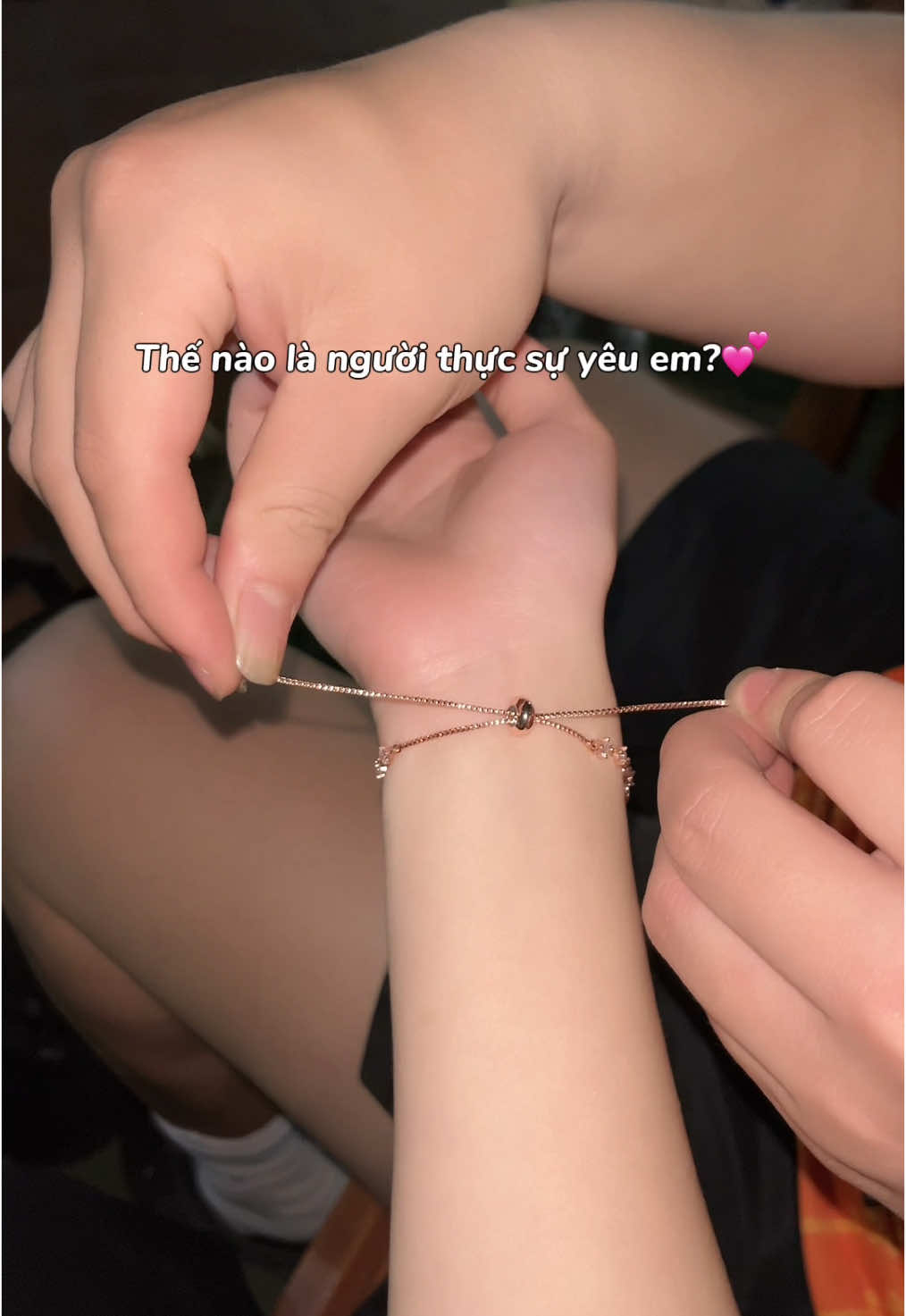 Anh ấy không hỏi 