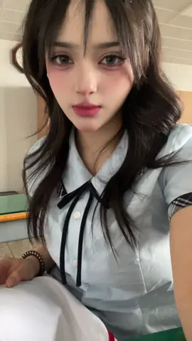 근데 확실히 우리 학교 교복이 이쁘긴해