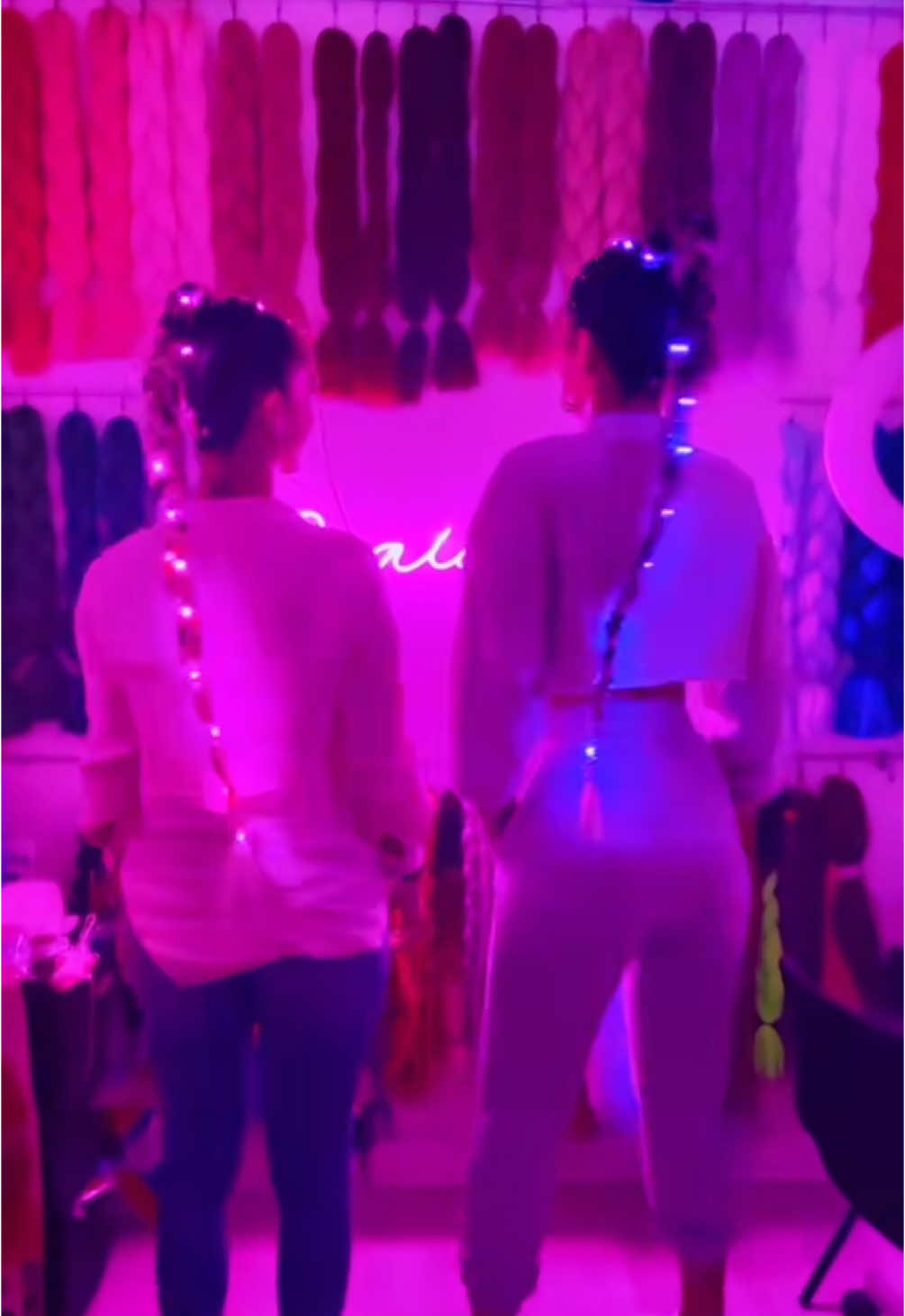 Nothing like a light up braid for a weekend festival. 🪩 #braids #hair #trenzas #braidideas #braidinspo #hair #hairinspo #hairideas #trenzas #trenzasmiami #miamibraids #braidsmiami #braider #festivalhair #ravehair #coschellahair #totemhair 
