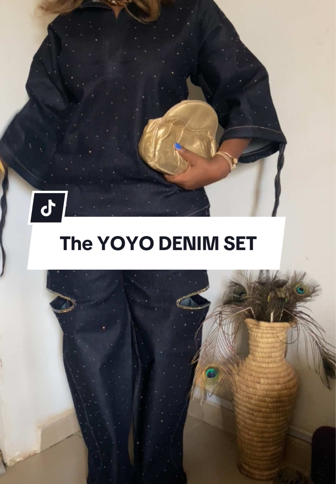 Love a stylish chic denim set cause denim never goes out of style! #OOTD #fashiontiktok #fashiontok #denim #twopieceoutfit 