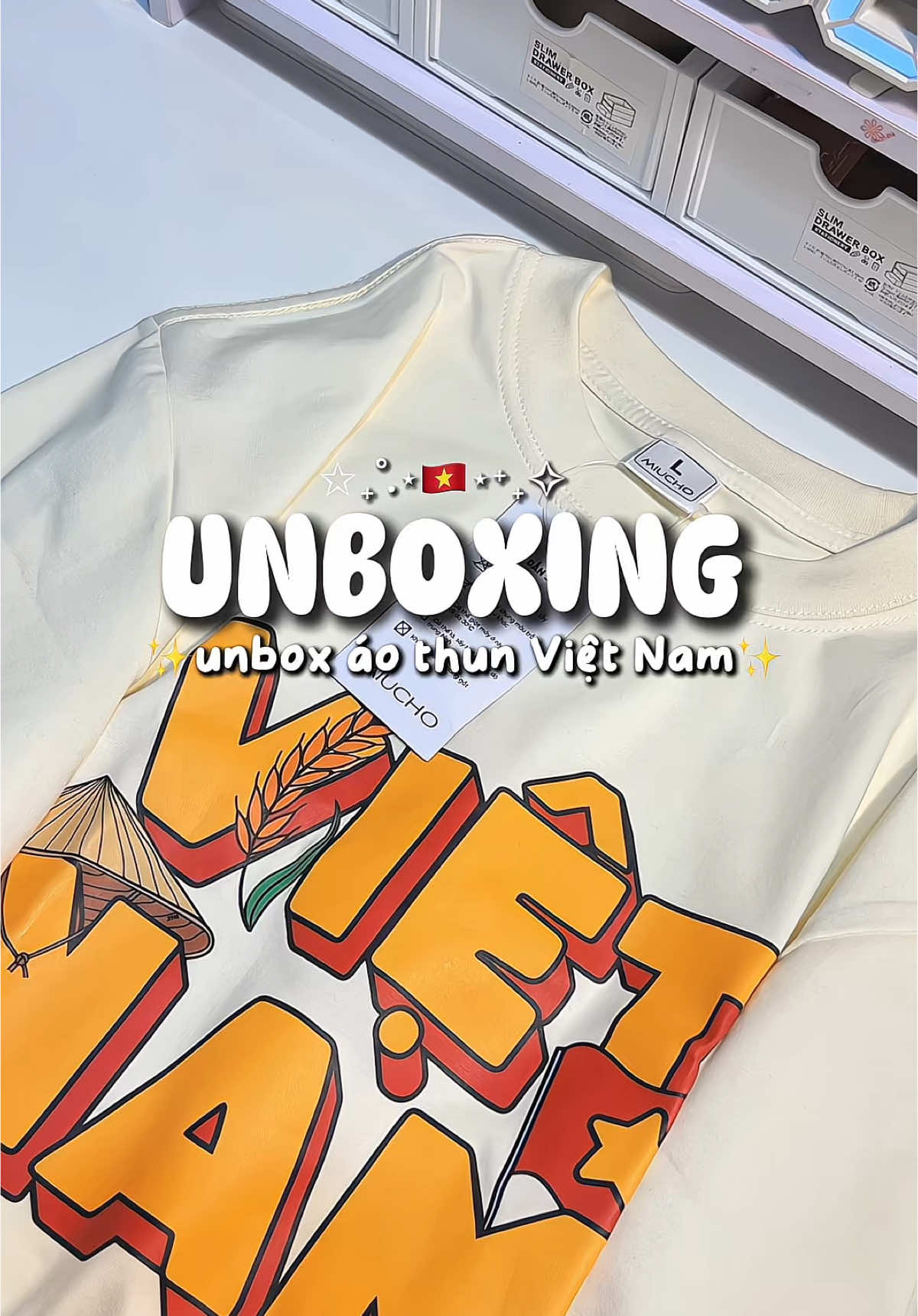 Sắm áo đi xem diễu hành thuiiiii✨✨🤩 #aocodosaovabg #aoVietNam #AothunVietNam #30_4 #unbox #xh #xuhuong #fyp #foryou #unboxwithtep 