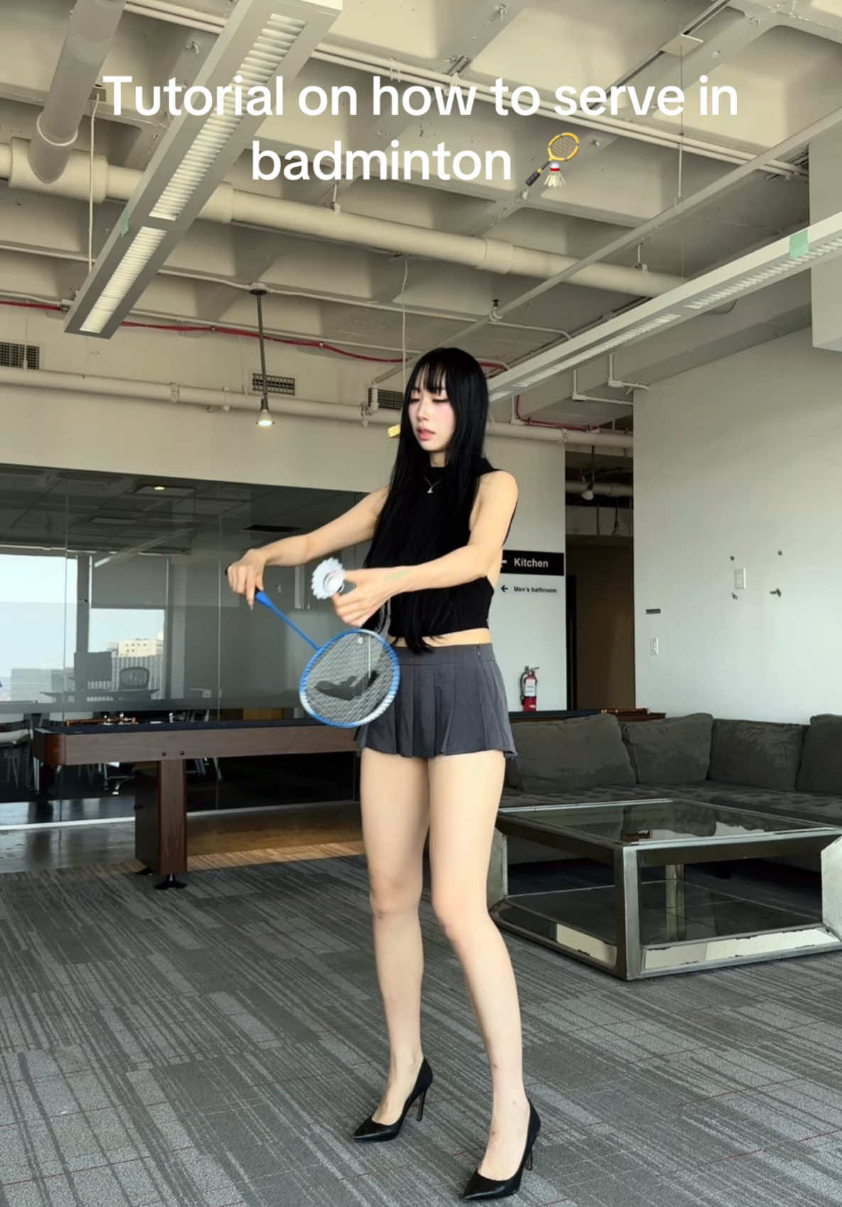 BADminton🗿 (yes I know you can’t serve like this)  #jokes #badminton #tennis #meme #memes #baddie #serve #servinglooks #tallgirl #posechallenge #mommy #fyp #fypシ゚viral 
