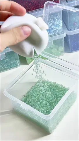 Cut a few stress balls #asmr #Immersive #sleep #Voice #Decompression #Obsessive #handmadeball #StressBall #cutting 