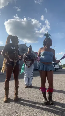 Set it off😝💃🏽🪭#linedance #blowup #fyp #setitoff #trailride @Syyddd 