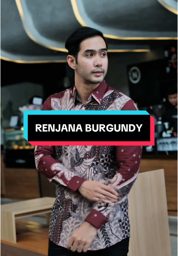 Hadirkan pesona dengan motif RENJANA👍🫶🫶 Motif exsklusif buat kamu tampil elegan, menawan, mempesona😎❤️‍🔥❤️‍🔥 #kalandrabatiksolo #batik #kemejabatik #batikpremium #batikcowok #fypage #batikindonesia #batikhitam #batikkondangan #batikcouple #kemejalenganpanjang #batiksolo #batikmodern #batikkerja #foryoupage #bismillahfyp #kemejalenganpanjang #kalandrabatik #fyp 
