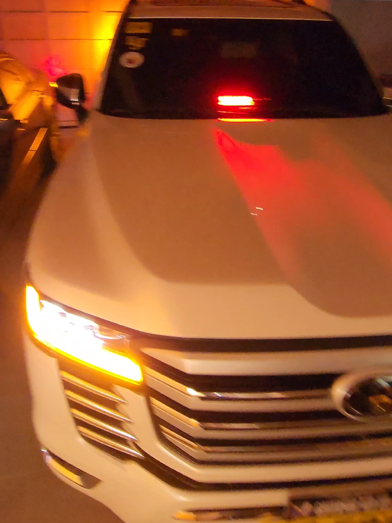 boss bawal blinkers 🤣 ok  #tiktokphilippines #fyp #lc300 #carsoftiktok #convoy 
