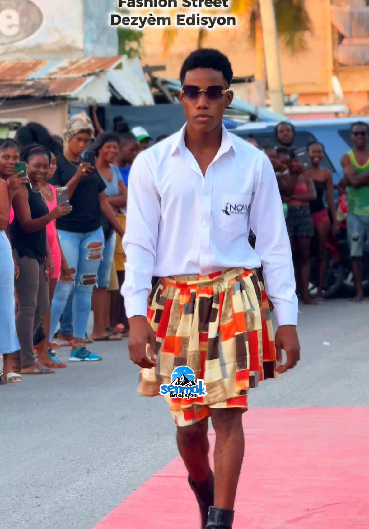 Dezyèm Edisyon defile Fashion Street  @Murano Le Mannequin🦚  #pourtoi #defile #defiledemode #viral_video_tiktok #kiltilakay #mannequin #viral_video_tiktok #model #africanmodel #defiler #haitiantiktok🇭🇹🌷🌷abonné 