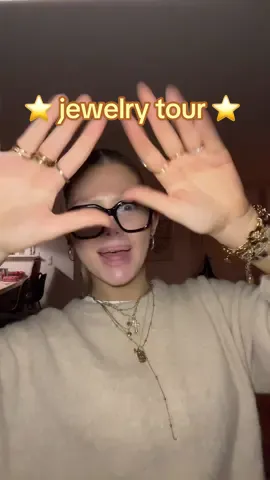 Replying to @Tete Hier endlich meine Schmucktour ⭐️💞 sorry dass das Video so lang ist, aber viel Schmuck braucht viel Zeit 😋 #jewelrystack #stacking #goldgirl #schmucktour #OOTD #imjustagirl #loveyourself #foryou #fürdich #inspo #viral #fyp #emma 