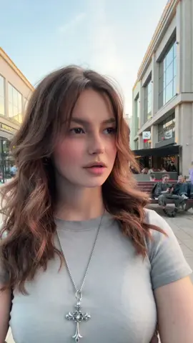 без намёков, а может и с намёком) 