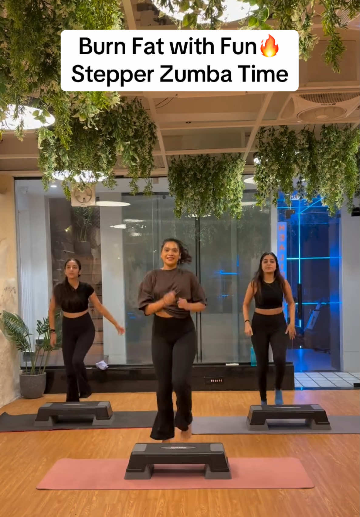 #Fitness #weightloss #fatloss #exercisesathome #foryoupage #fatlossworkout #bellyfatworkout #workout #trending #exercises #fitnessgirl #exercisemotivation #zumbafitness #zumbaclass 