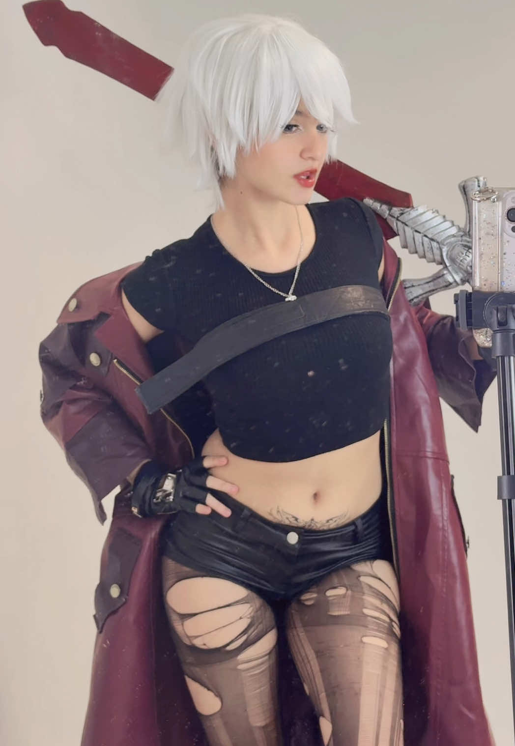 Dante wouldn’t clean his mirror either #dante #dmc #devilmaycry #cosplay  