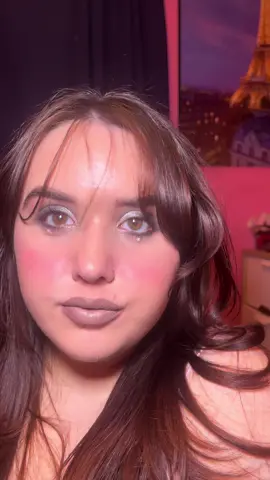 okay sooo #concealerlips and #90smakeup is making a comeback so besties we had to try it out and I think it maybeeee is a slay?? what do we think?? im conflicted lol 🫣🤭  @maccosmetics gifted me their lip liner in stone + lipstick in folio  #maccosmetics #giftedbymaccosmetics #makeup #makeuptrend #fyp #creatorsearchinsights #MakeupRoutine #makeuptutorial #90sthrowback 