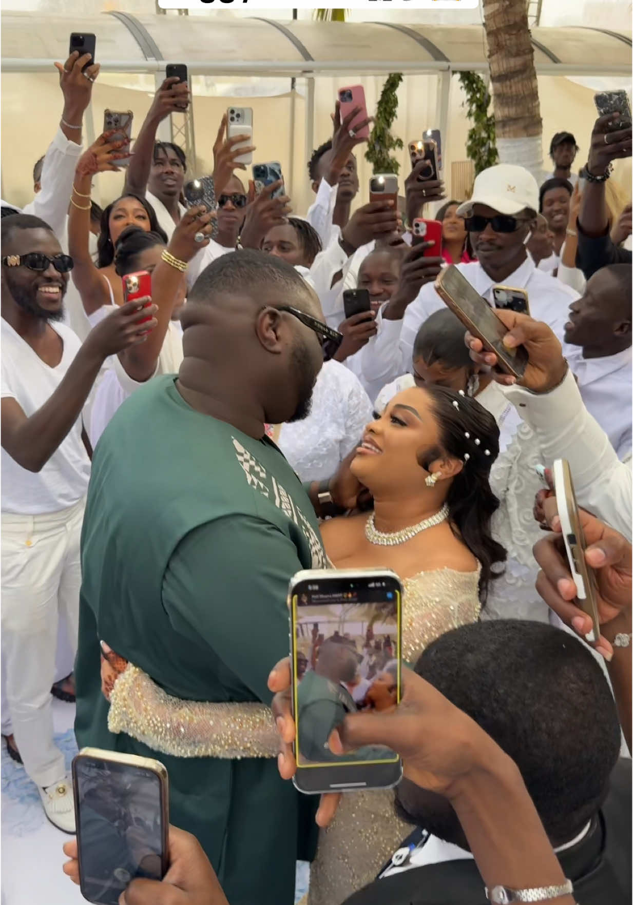 Téguilen sen beute si djeukereum😂 plains de cœurs en commentaire pour nos mariés😍💕 @Biggy_______ @Siramadou #senegal #dakar #galsen_tiktok #galsen #galsen_officiel #senegaltiktok #pourtoi 