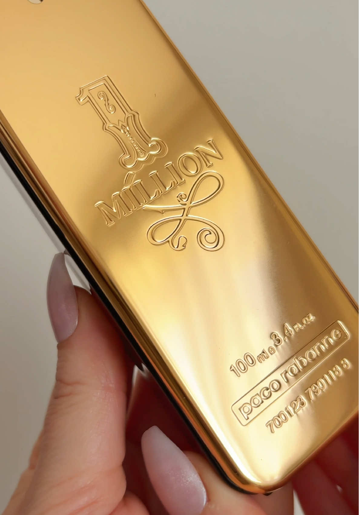 Have you tried @rabanne 1 Million EDP? It’s one of the most iconic fragrances in the world.  @rabanne #onemillion #perfumetok #rabannebeautylovers #fragrance #rabanne #fragrancetok #unboxing #asmr #asmrunboxing #rabannemakeup