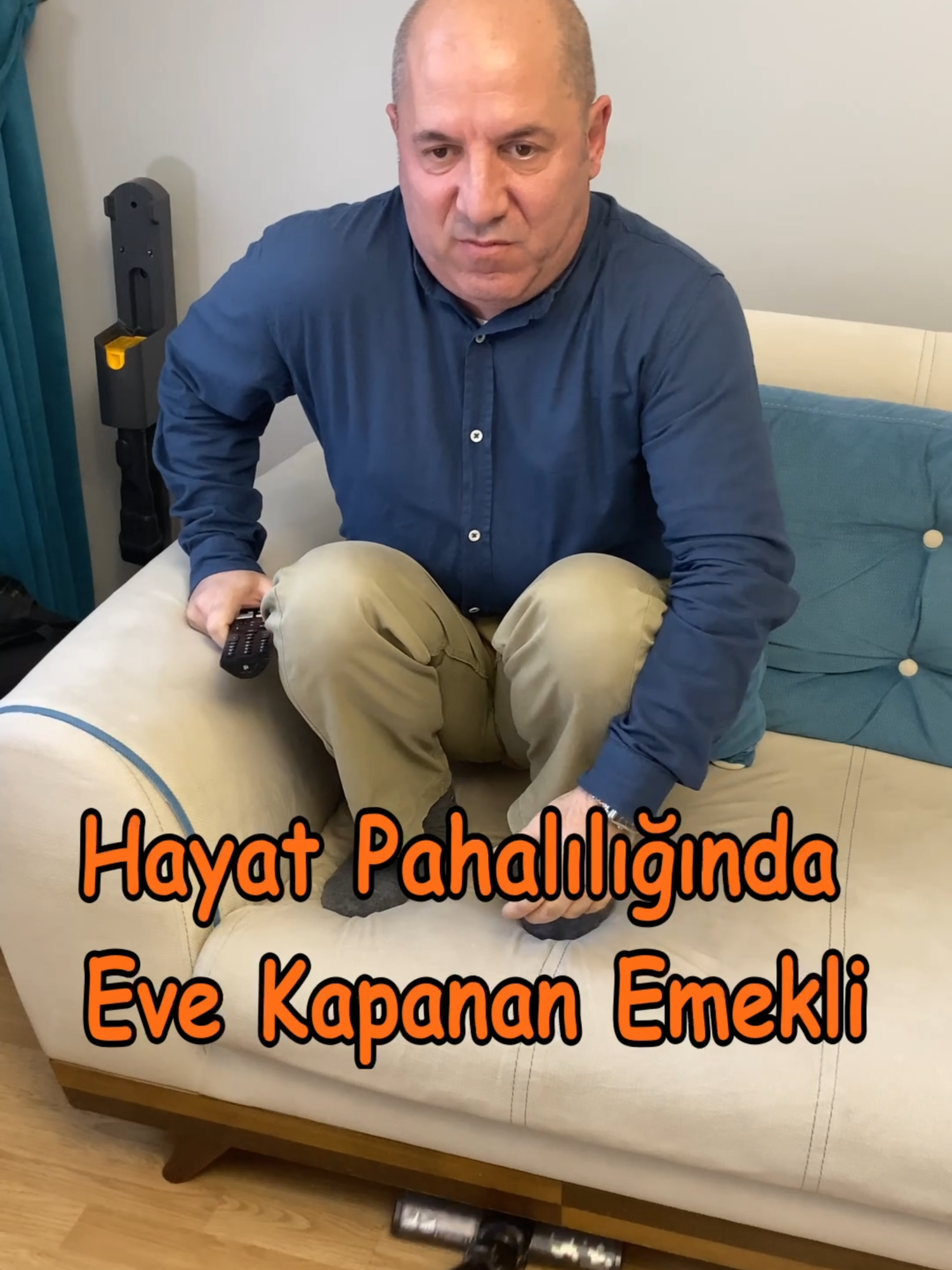 Hayat pahalılığında eve kapanan emekli #mizah #emekli #hayatpahalılığı #karıkoca #komikpaylaşımlar #komik #skeç