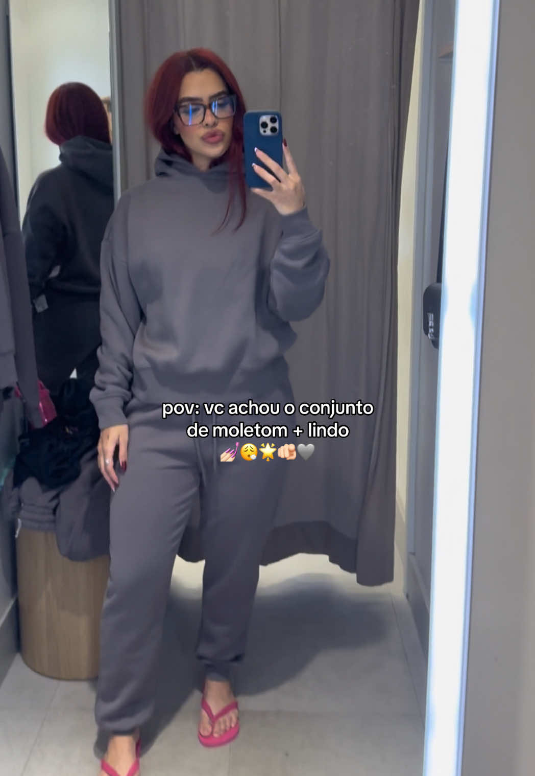 quero um de cada cor ja!!! 🫵🏻🙂‍↕️🩶                                                               .                                                                   . #meninas #moletom #renner #cabelovermelho #OOTD #provador