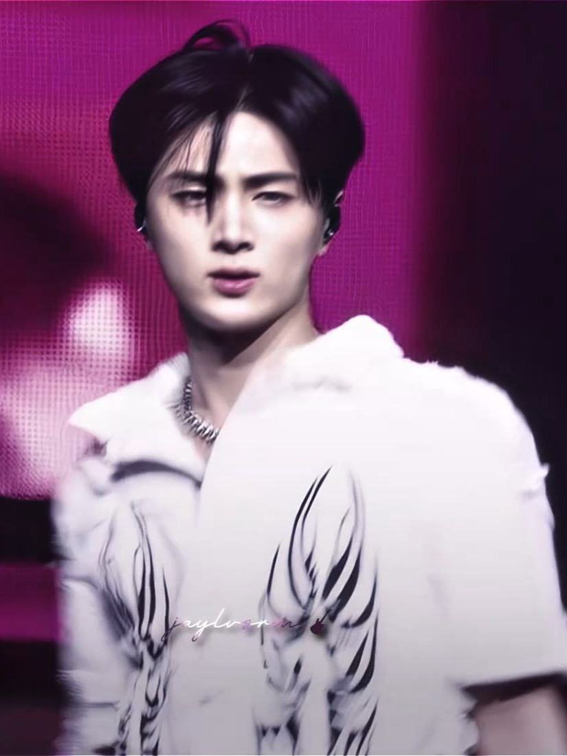 had to edit this jay cause he looked so damn fine | changed a bit of my editing style, hope yall like it though 🙏🏻 #enhypen #enha #edit #jay #parkjongseong #jayedit