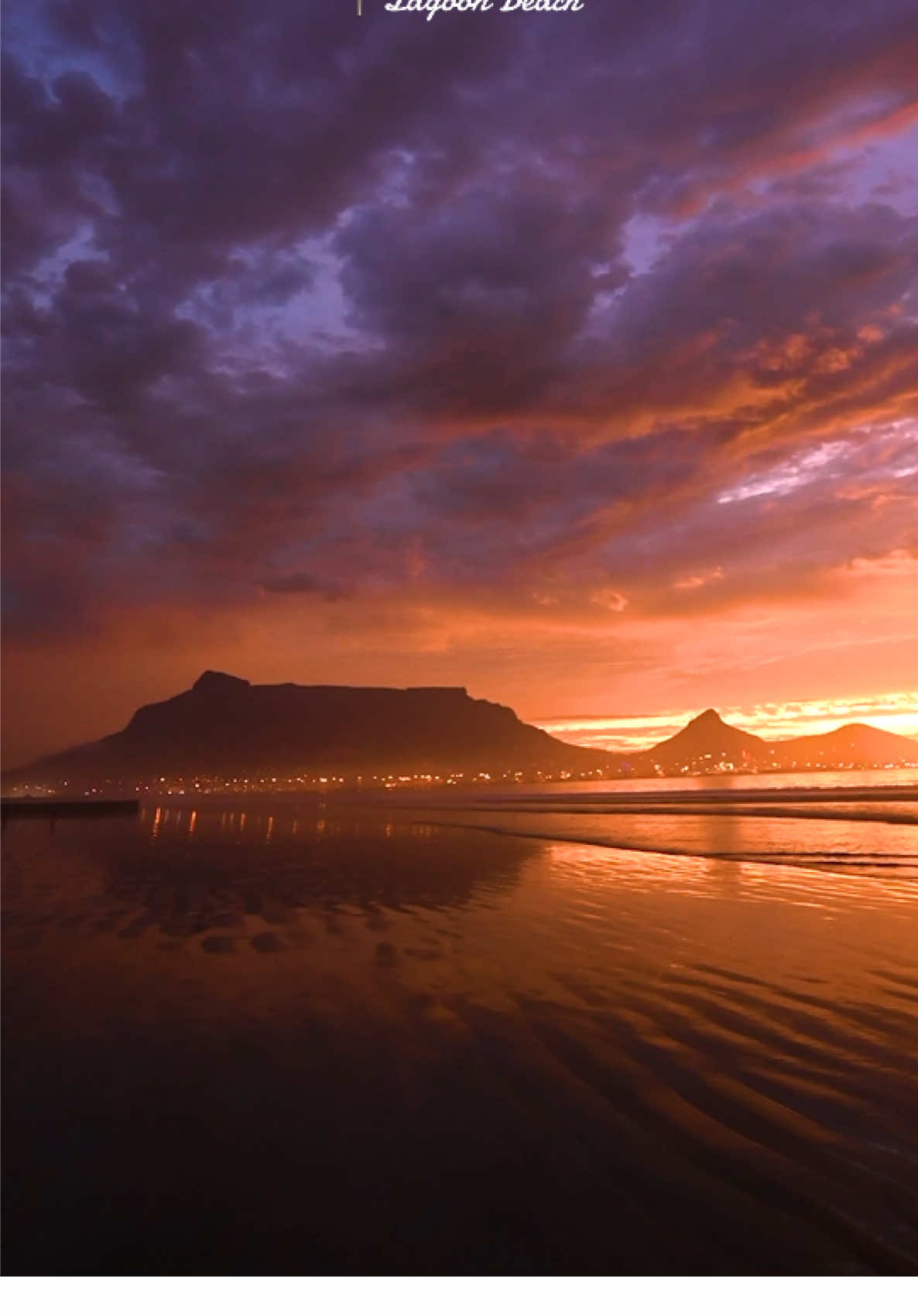 #capetown #capetownsunset #sunsetvibes #goldenhour #wanderlust #travelreels #oceanview #sunsetlover #bucketlist #scenicviews #travelinspo #naturemagic #couplegoals #traveltheworld #sunkissed 