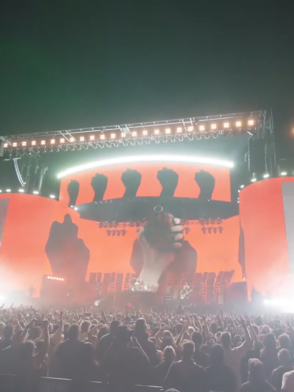 Holiday - Green Day (Live in Coachella 2025 Week 2) #greenday #coachella #fyp 